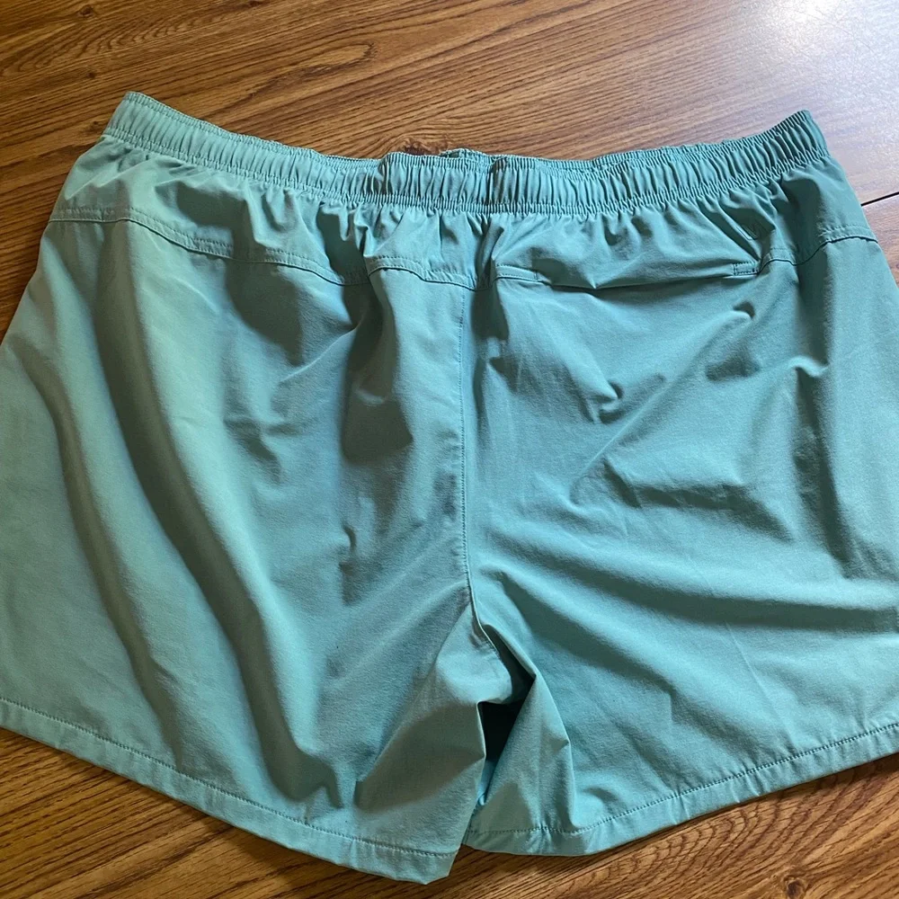 VRST Mens 5” short 2x nwt - Picture 2 of 4